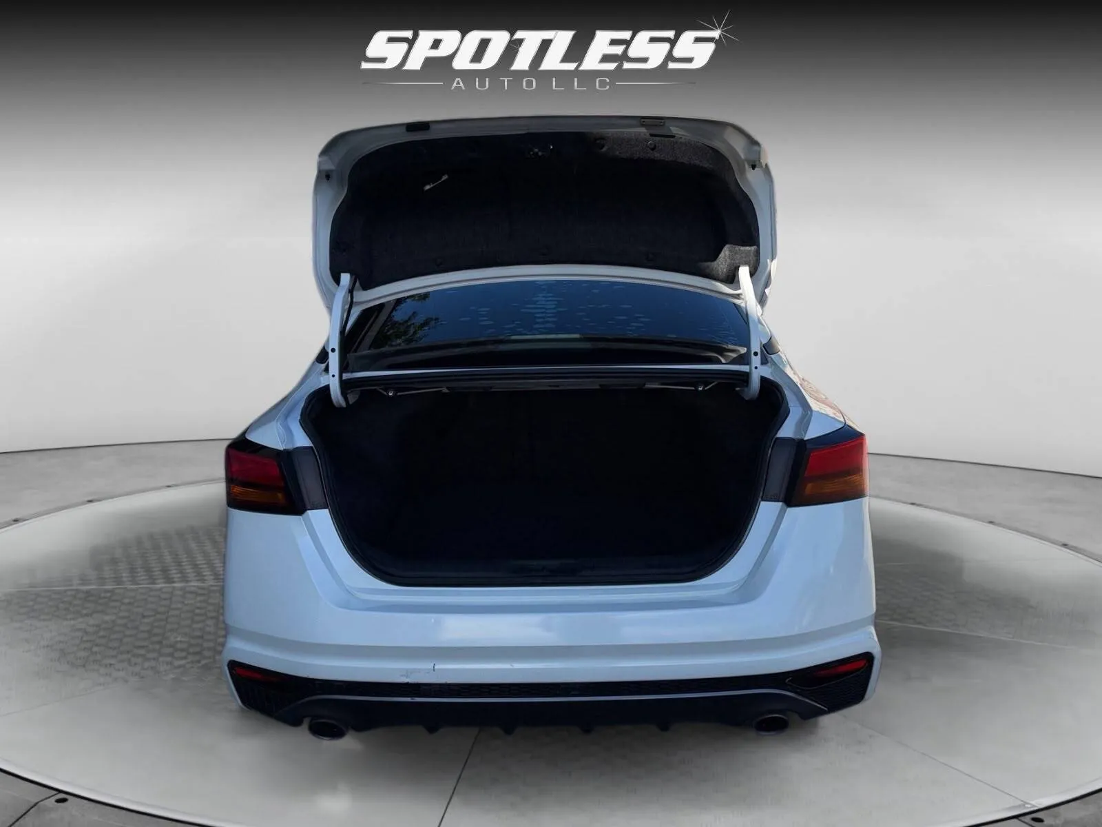 Nissan Altima photo 13