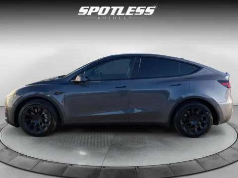 More photos of 2023 Tesla Model Y Long Range at Spotless Auto Loop 1604, TX