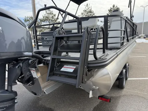 More photos of 2026 SUNCHASER GENEVA SPORT SPORT 25 SB DH TRIPLE 200HP BUNK TRAILER DEMO at McLaughlin's RV & Marine - Detroit Lakes, MN