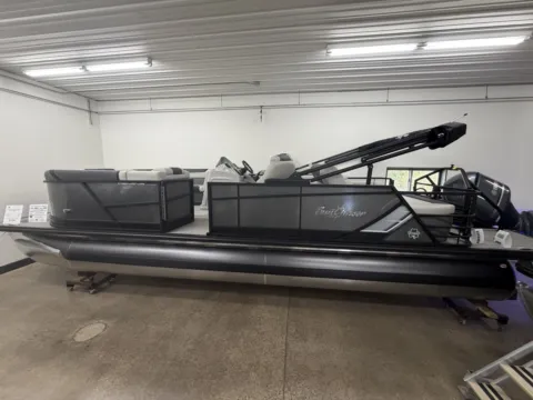 Photos of 2026 SUNCHASER GENEVA SPORT 25 SB DH TRIPLE 200HP BUNK TRAILER for sale in Detroit Lakes, MN at McLaughlin's RV & Marine - Detroit Lakes