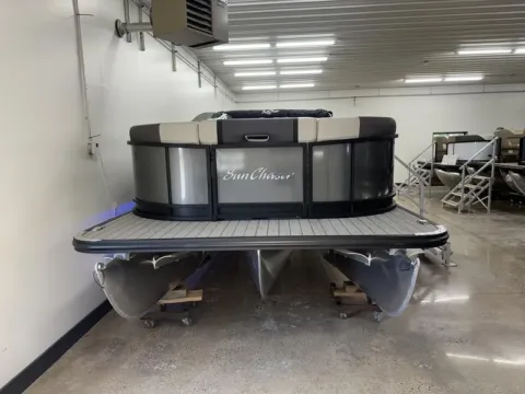 More photos of 2026 SUNCHASER GENEVA SPORT 25 SB DH TRIPLE 200HP BUNK TRAILER at McLaughlin's RV & Marine - Detroit Lakes, MN