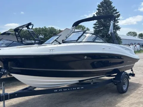 Black 2017 BAYLINER VR5 for sale in Detroit Lakes, MN