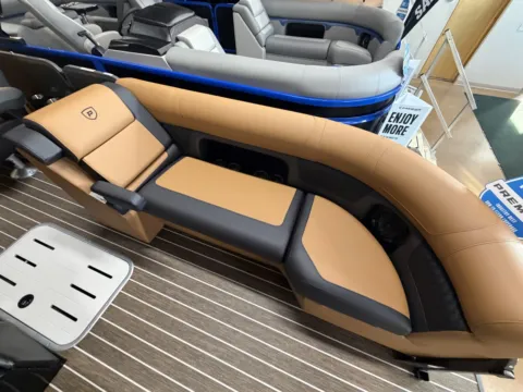 More photos of 2026 PREMIER SOLARIS 230 RF PTX TRIPLE 200HP BUNK TRAILER at McLaughlin's RV & Marine - Detroit Lakes, MN