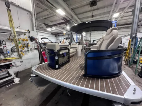 More photos of 2026 PREMIER SUNSCAPE 220 RL 150HP BUNK TRAILER at McLaughlin's RV & Marine - Detroit Lakes, MN