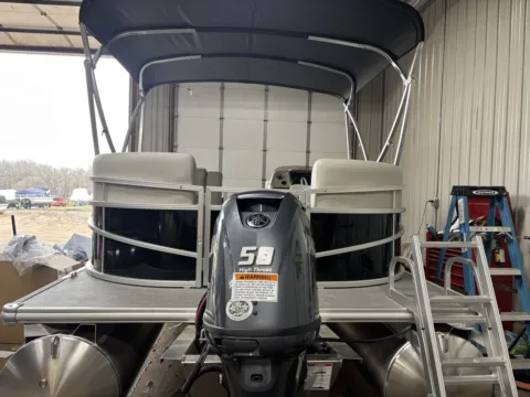 More photos of 2026 SUNCHASER VISTA 18 LR 50HP BUNK TRAILER at McLaughlin's RV & Marine - Detroit Lakes, MN