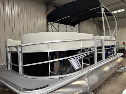 Unknown 2026 SUNCHASER VISTA 18 LR 50HP BUNK TRAILER for sale in Detroit Lakes, MN