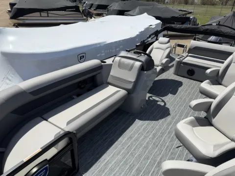 More photos of 2026 PREMIER SUNSCAPE 220 RL 115HP BUNK TRAILER at McLaughlin's RV & Marine - Detroit Lakes, MN
