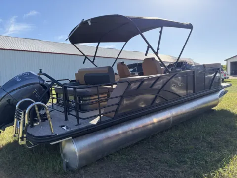 More photos of 2026 SYLVAN L-SERIES L-3 CLZ DH 150HP LEGS BUNK TRAILER DEMO at McLaughlin's RV & Marine - Detroit Lakes, MN