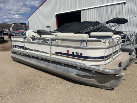 Photos of 2006 PREMIER LEISURE 2023 ISLAND 40HP for sale in Detroit Lakes, MN at McLaughlin's RV & Marine - Detroit Lakes