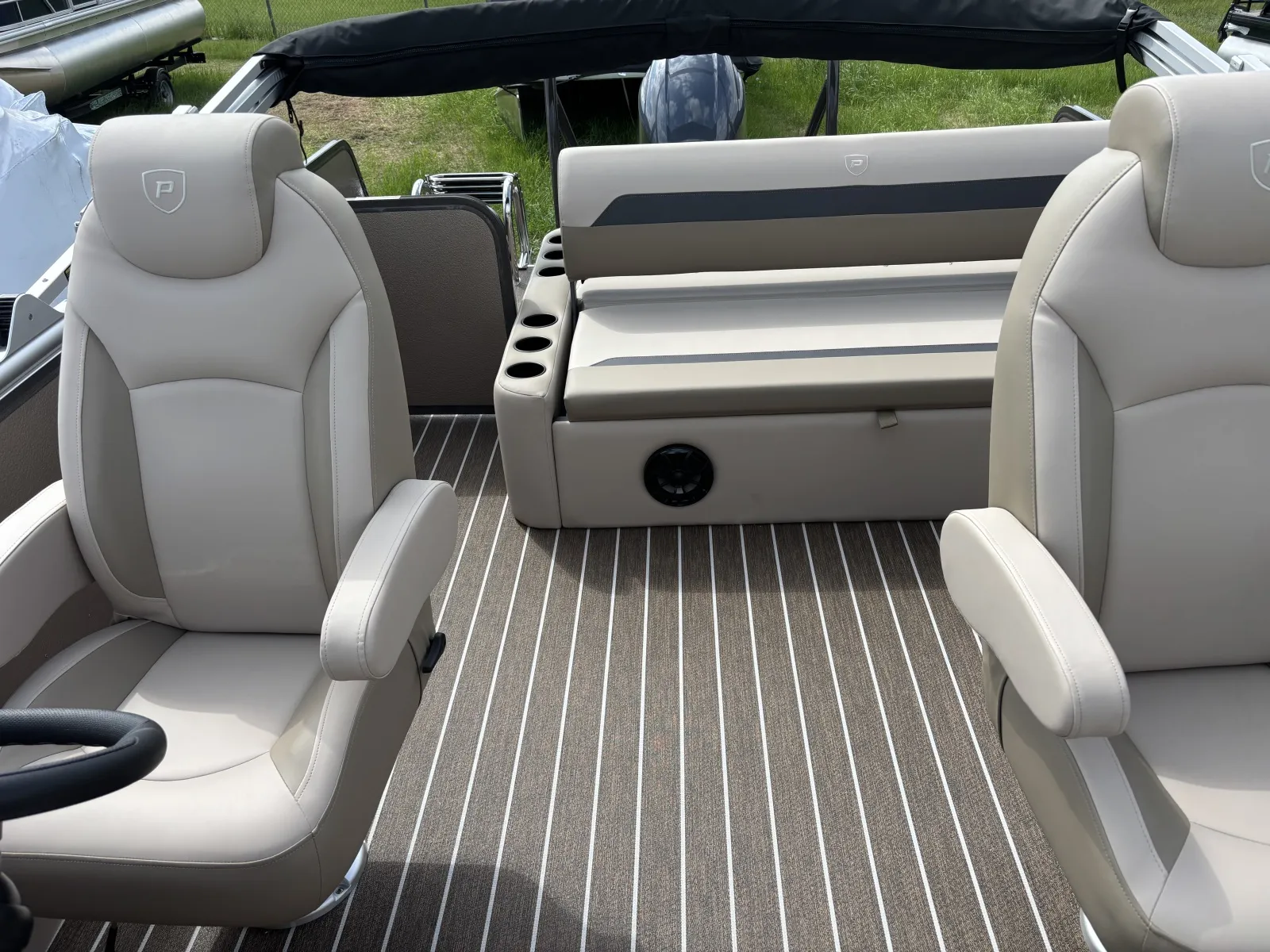 More photos of 2027 PREMIER SUNSCAPE 220 RL 115HP BUNK TRAILER at McLaughlin's RV & Marine - Detroit Lakes, MN