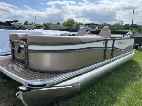 Photos of 2027 PREMIER SUNSCAPE 220 RL 115HP BUNK TRAILER for sale in Detroit Lakes, MN at McLaughlin's RV & Marine - Detroit Lakes