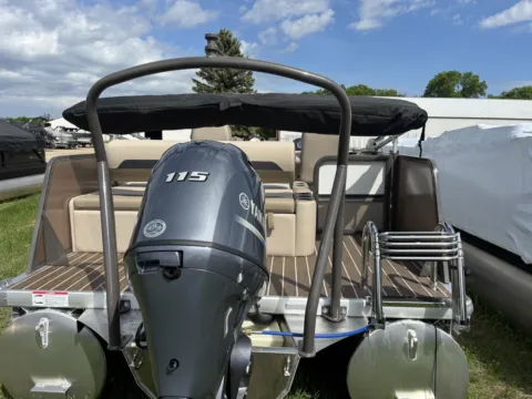 More photos of 2027 PREMIER SUNSCAPE 220 RL 115HP BUNK TRAILER at McLaughlin's RV & Marine - Detroit Lakes, MN