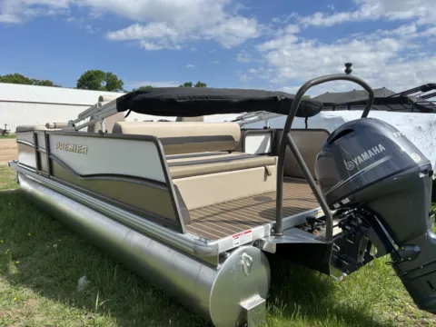 More photos of 2027 PREMIER SUNSCAPE 220 RL 115HP BUNK TRAILER at McLaughlin's RV & Marine - Detroit Lakes, MN