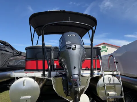 More photos of 2027 PREMIER SUNSCAPE 220 RF 115HP BUNK TRAILER at McLaughlin's RV & Marine - Detroit Lakes, MN