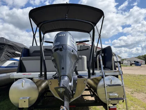 More photos of 2027 PREMIER SUNSCAPE 200 RL 90HP BUNK TRAILER at McLaughlin's RV & Marine - Detroit Lakes, MN