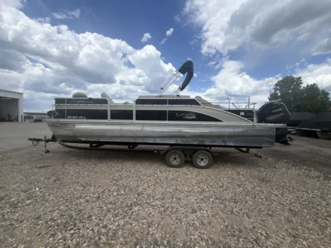 More photos of 2012 G-3 ELITE 325C TRIPLE 225HP LEGS BUNK TRAILER at McLaughlin's RV & Marine - Detroit Lakes, MN