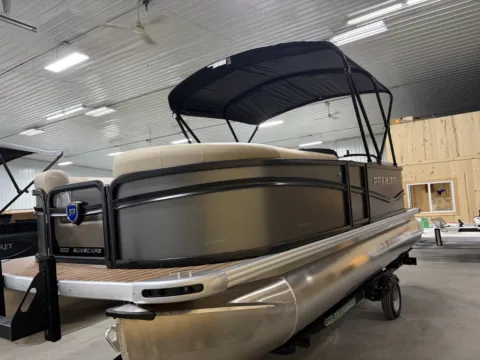 More photos of 2027 PREMIER SUNSCAPE 200 RF 90HP BUNK TRAILER at McLaughlin's RV & Marine - Detroit Lakes, MN