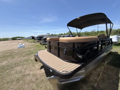 More photos of 2026 GODFREY XPERIENCE 2286 SFLX 115HP BUNK TRAILER at McLaughlin's RV & Marine - Detroit Lakes, MN