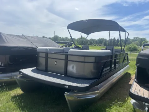 Photos of 2026 GODFREY XPERIENCE 2286 SFLX 115HP BUNK TRAILER for sale in Detroit Lakes, MN at McLaughlin's RV & Marine - Detroit Lakes