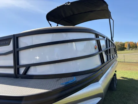 More photos of 2027 EVOTTI 500 SERIES 523QL TRIPLE 250HP VMAX BUNK TRAILER at McLaughlin's RV & Marine - Detroit Lakes, MN
