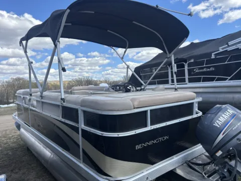 More photos of 2010 BENNINGTON 20 SLI 50HP at McLaughlin's RV & Marine - Detroit Lakes, MN