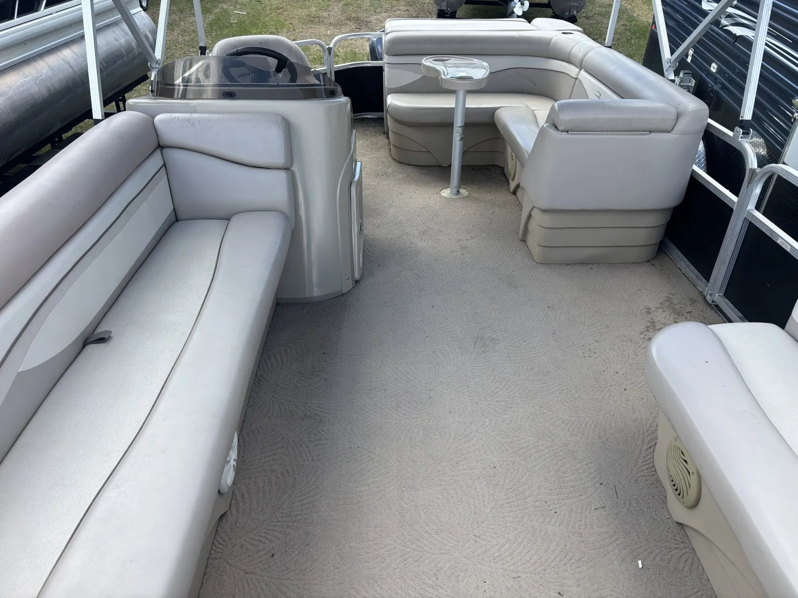 Photos of 2010 BENNINGTON 20 SLI 50HP for sale in Detroit Lakes, MN at McLaughlin's RV & Marine - Detroit Lakes