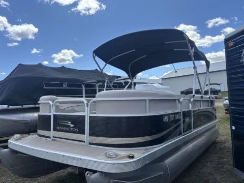 More photos of 2010 BENNINGTON 20 SLI 50HP at McLaughlin's RV & Marine - Detroit Lakes, MN