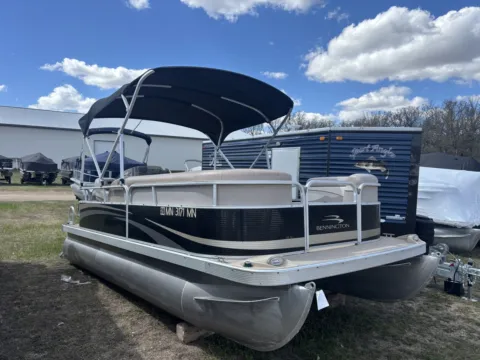 Another view of 2010 BENNINGTON 20 SLI 50HP for sale in Detroit Lakes, MN at McLaughlin's RV & Marine - Detroit Lakes