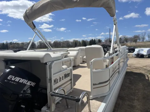 More photos of 2007 PREMIER SUNSATION 220 90HP EVINRUDE & LEGS at McLaughlin's RV & Marine - Detroit Lakes, MN