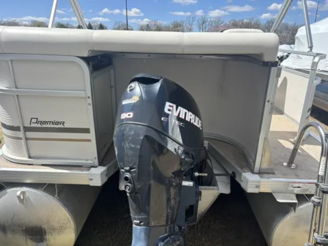 More photos of 2007 PREMIER SUNSATION 220 90HP EVINRUDE & LEGS at McLaughlin's RV & Marine - Detroit Lakes, MN