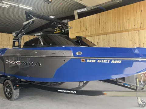 Photos of 2016 MOOMBA HELIX 340HRS for sale in Detroit Lakes, MN at McLaughlin's RV & Marine - Detroit Lakes