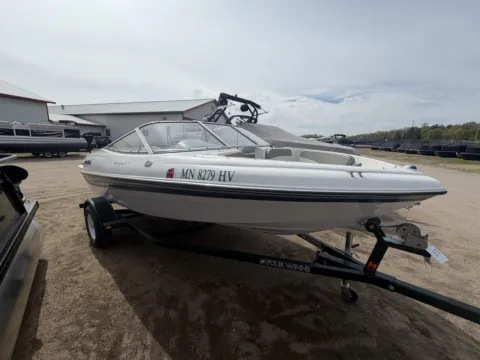 Photos of 2000 FOUR WINNS HORIZON 170 for sale in Detroit Lakes, MN at McLaughlin's RV & Marine - Detroit Lakes