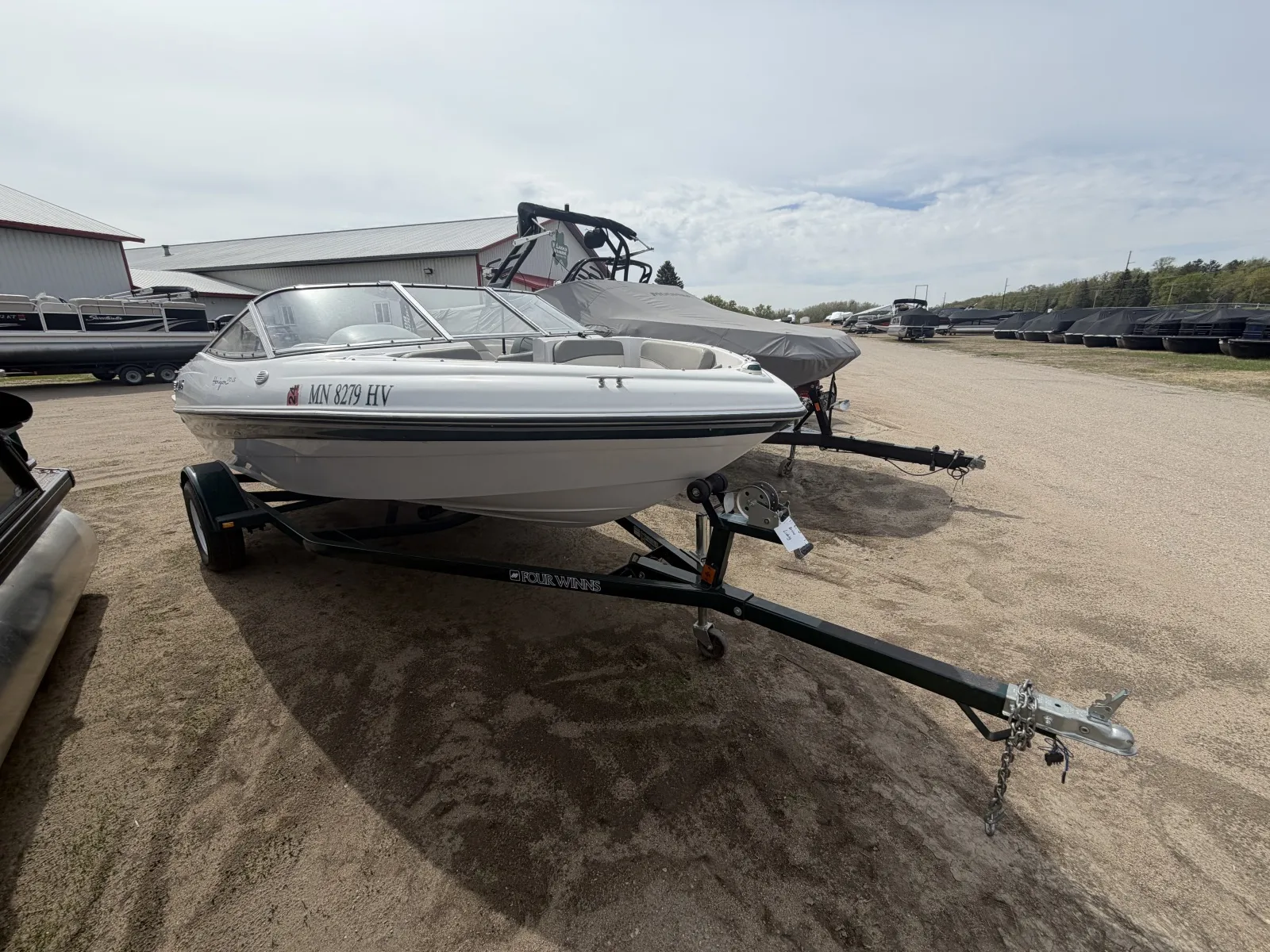 Unknown 2000 FOUR WINNS HORIZON 170 for sale in Detroit Lakes, MN