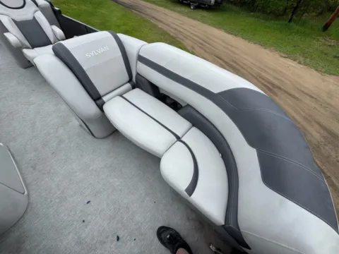 More photos of 2021 SYLVAN L-SERIES L-3 LZ DH 150HP LEGS BUNK TRAILER at McLaughlin's RV & Marine - Detroit Lakes, MN