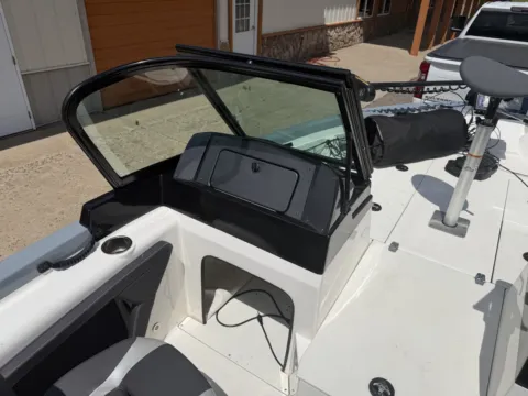 More photos of 2017 LARSON FX 1750 150HP MERCURY at McLaughlin's RV & Marine - Detroit Lakes, MN