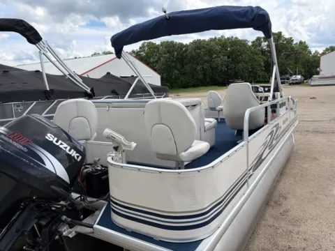 More photos of 2002 MISTY HARBOR 20 FISH 60HP fishing 20ft,60 hp suzuki, no trailer, cover at McLaughlin's RV & Marine - Detroit Lakes, MN