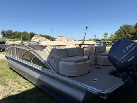 More photos of 2014 SYLVAN S SERIES S3 150HP BUNK TRAILER at McLaughlin's RV & Marine - Detroit Lakes, MN