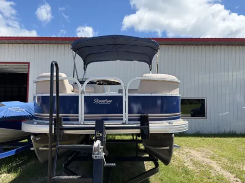 More photos of 2014 TRACKER SUNTRACKER PARTY BARGE 22 DLX 60HP BUNK TRAILER at McLaughlin's RV & Marine - Detroit Lakes, MN