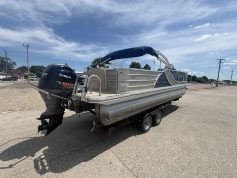 More photos of 2019 SOUTH BAY 523 FCR 150HP VMAX BUNK TRAILER at McLaughlin's RV & Marine - Detroit Lakes, MN