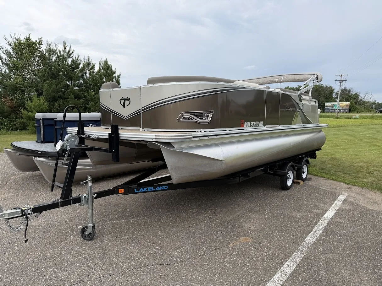 More photos of 2023 TAHOE 2185 LTZ CRB 115HP HONDA, LEGS, BUNK TRAILER at McLaughlin's RV & Marine - Detroit Lakes, MN