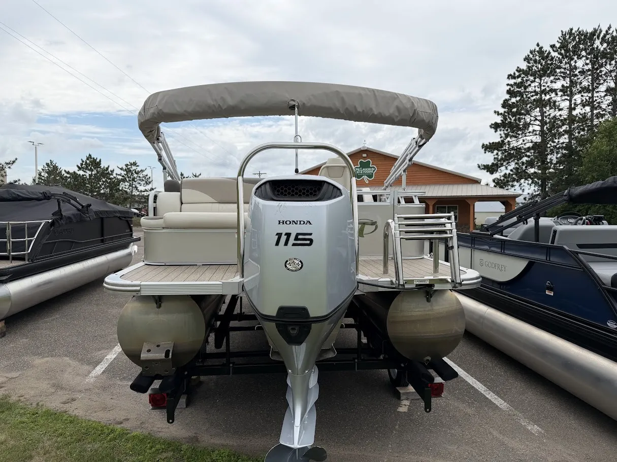 More photos of 2023 TAHOE 2185 LTZ CRB 115HP HONDA, LEGS, BUNK TRAILER at McLaughlin's RV & Marine - Detroit Lakes, MN