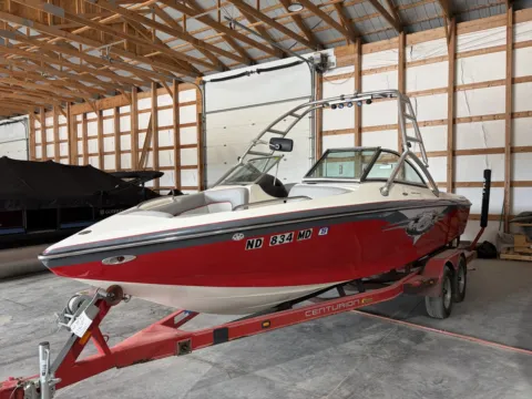 Red 2005 CENTURION AVALANCHE 22 for sale in Detroit Lakes, MN