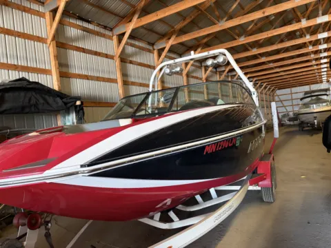 More photos of 2016 MOOMBA MOJO at McLaughlin's RV & Marine - Detroit Lakes, MN