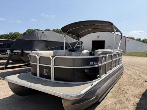 Photos of 2015 MISTY HARBOR BISCANE BAY 20,115HP MERCURY, NO TRAILER, COVER for sale in Detroit Lakes, MN at McLaughlin's RV & Marine - Detroit Lakes