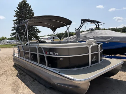 More photos of 2015 MISTY HARBOR BISCANE BAY 20,115HP MERCURY, NO TRAILER, COVER at McLaughlin's RV & Marine - Detroit Lakes, MN