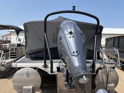More photos of 2025 PREMIER SUNSCAPE 220 RF PTX TRIPLE 200HP LEGS BUNK TRAILER at McLaughlin's RV & Marine - Detroit Lakes, MN