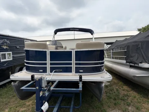More photos of 2022 SYLVAN MIRAGE 820 CRUISE 40HP BUNK TRAILER at McLaughlin's RV & Marine - Detroit Lakes, MN