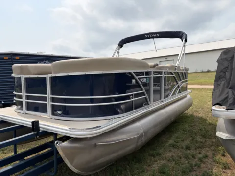 More photos of 2022 SYLVAN MIRAGE 820 CRUISE 40HP BUNK TRAILER at McLaughlin's RV & Marine - Detroit Lakes, MN
