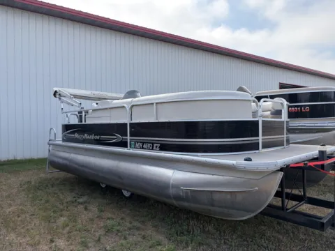 Photos of 2013 MISTY HARBOR CR205 60HP for sale in Detroit Lakes, MN at McLaughlin's RV & Marine - Detroit Lakes
