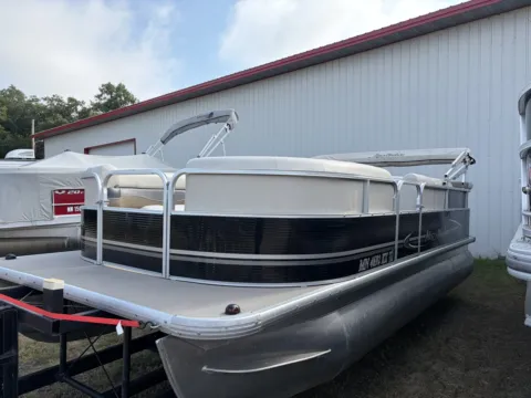 More photos of 2013 MISTY HARBOR CR205 60HP at McLaughlin's RV & Marine - Detroit Lakes, MN